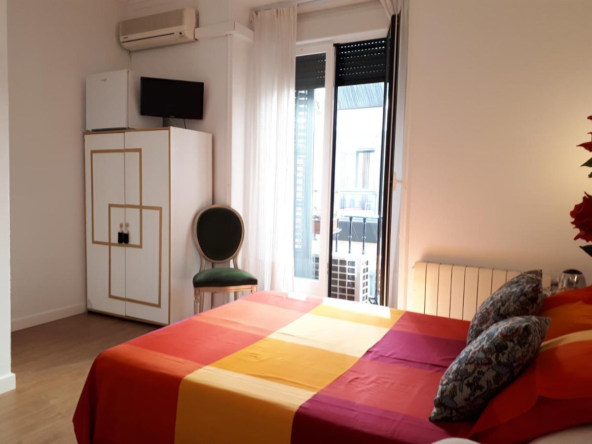 Hostal Casa Chueca Madrid Exteriör bild