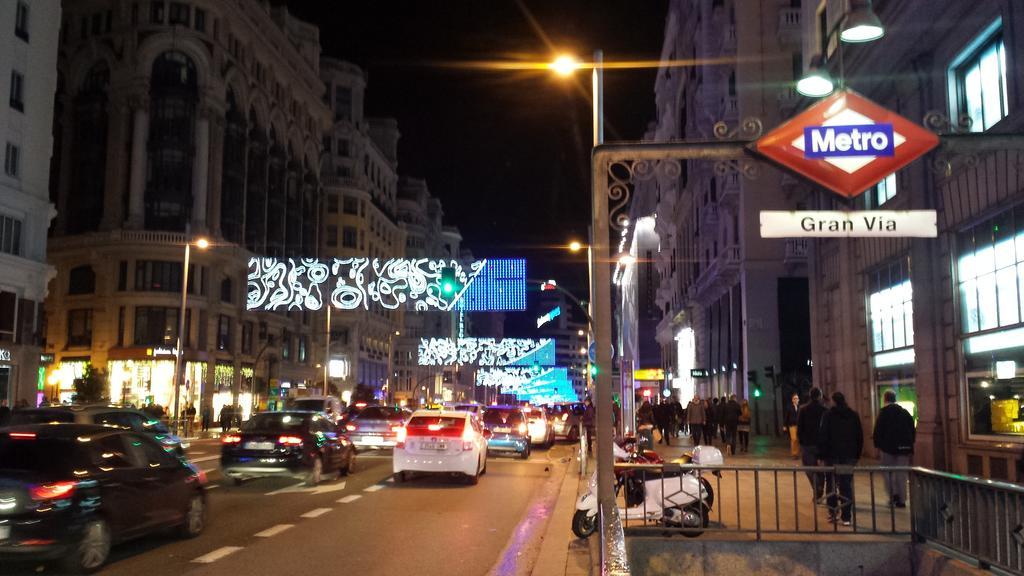 Hostal Casa Chueca Madrid Exteriör bild