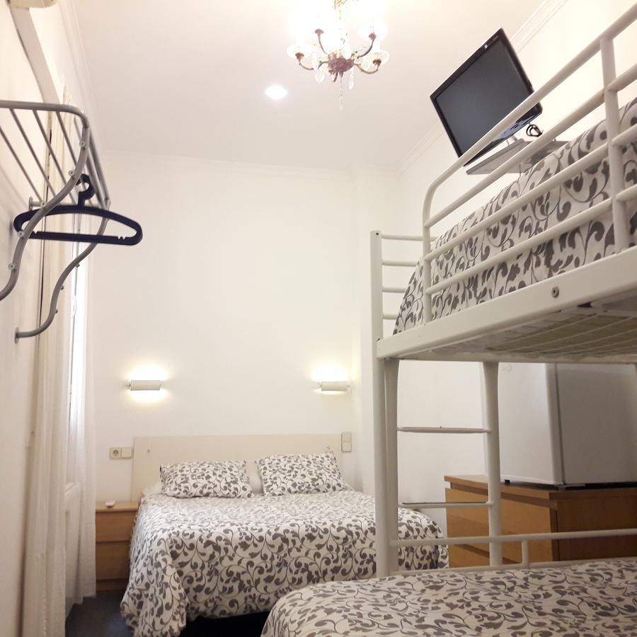 Hostal Casa Chueca Madrid Exteriör bild