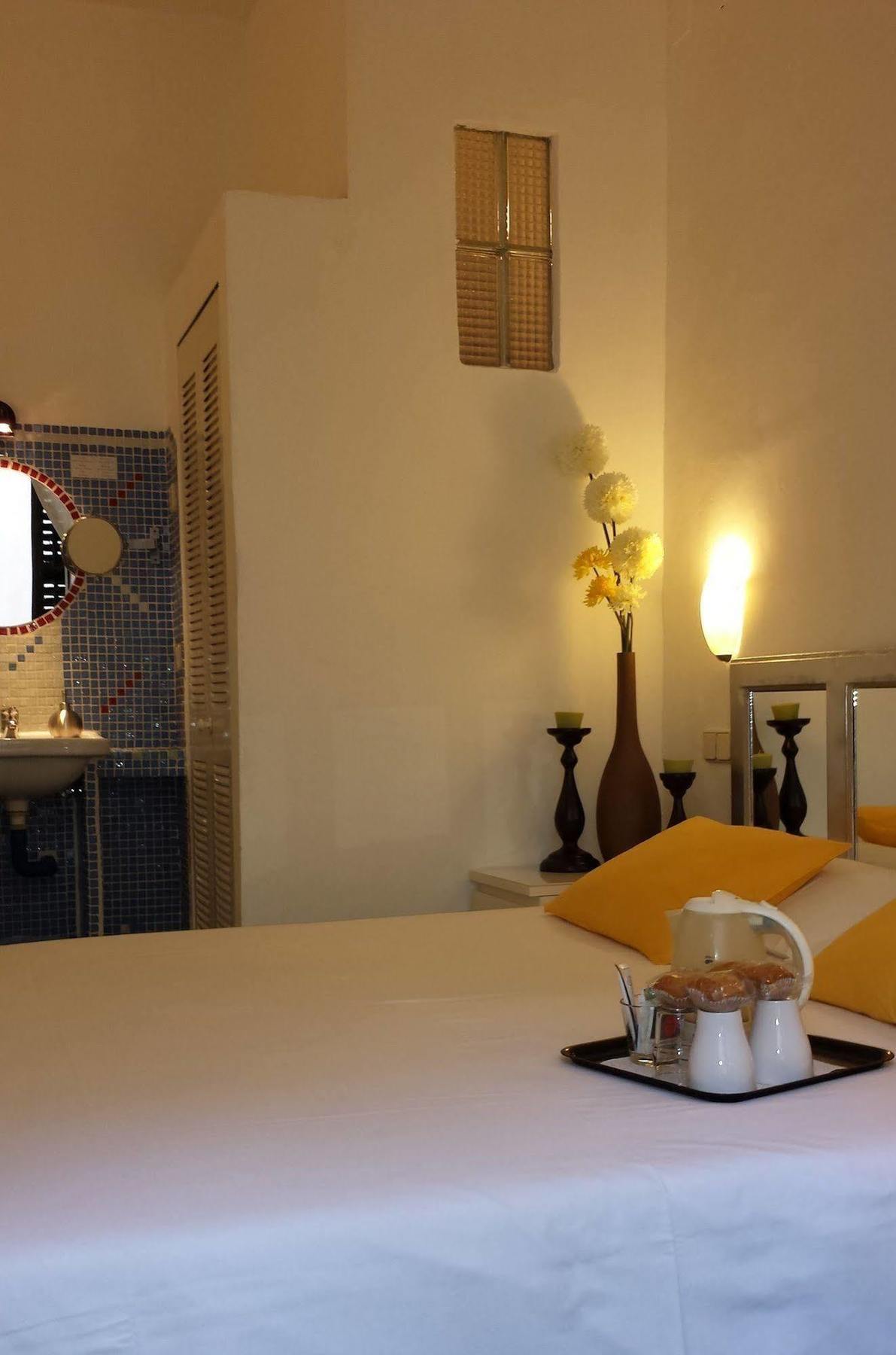 Hostal Casa Chueca Madrid Exteriör bild